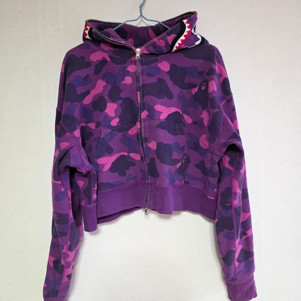 [여성 M] 베이프 퍼플 풀카모 크롭 샤크후드집업