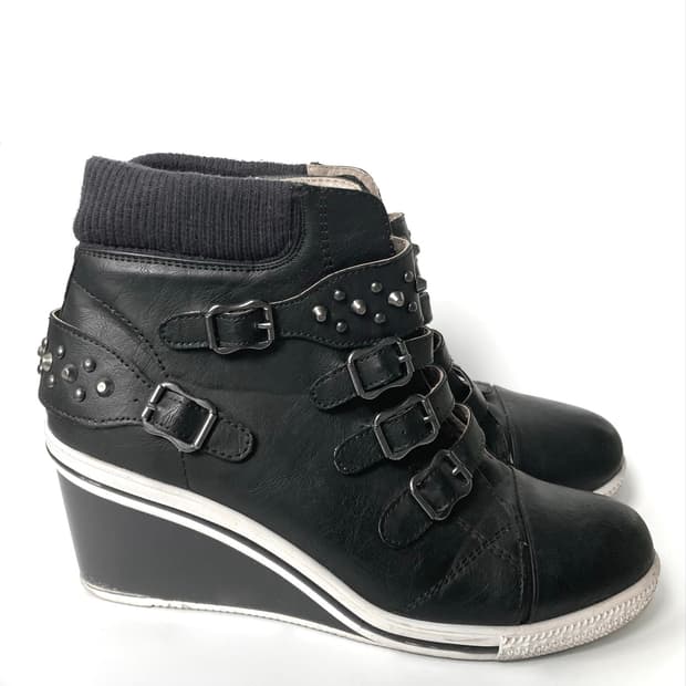 Vintage wedge sneakers