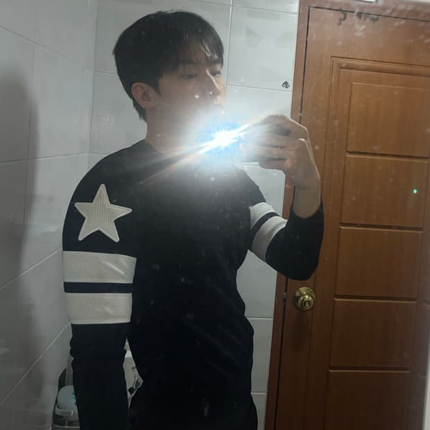 지방시 16SS 리카르도 티시 암 스타 패치 니트