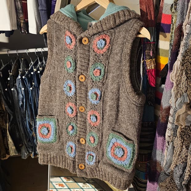 티티카카 모티브 후드 베스트