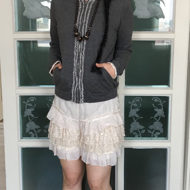 frill trimming hood zip up