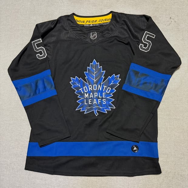 아디다스 토트넘 메이플 리프스 유니폼