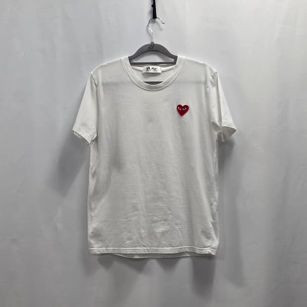 0072 꼼데가르송 반팔 티셔츠 화이트 레드와펜 공용 m