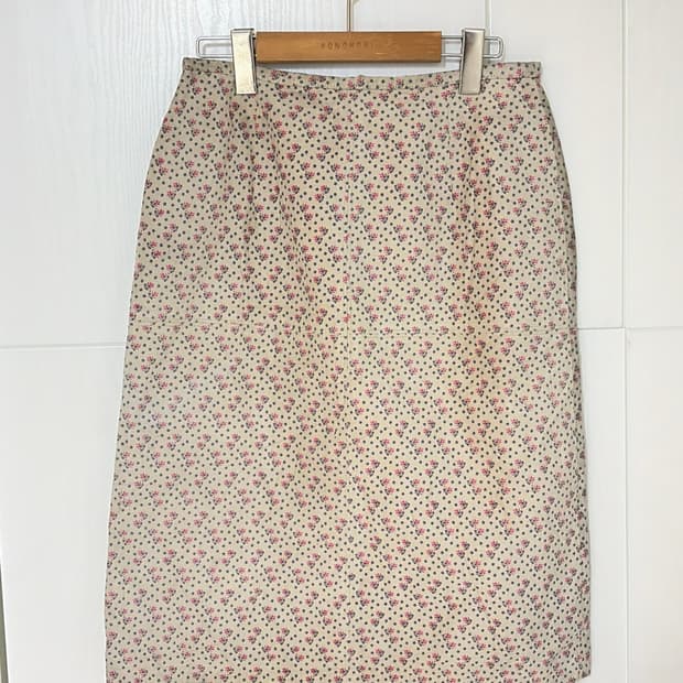  일본브랜드 꽃무늬 가죽 미디 스커트 27 