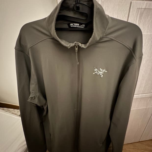 아크테릭스 카이어나이트 집업 m 