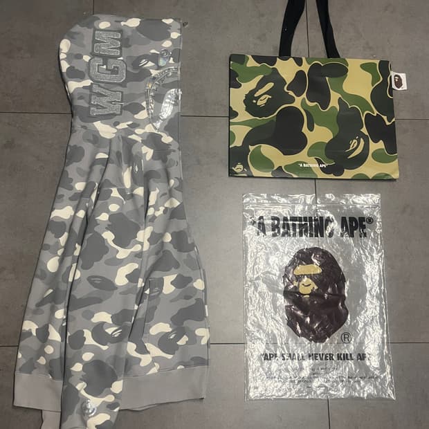 베이프 시티카모 그레이 샤크 후드집업 