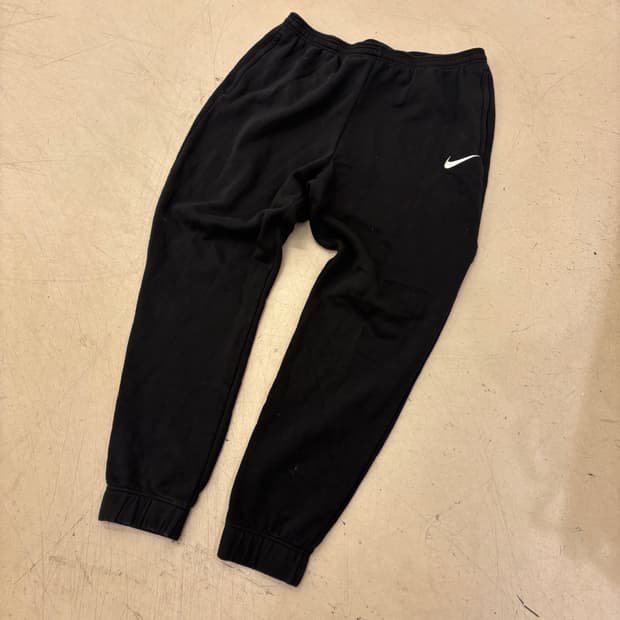 나이키 스우시 블랙 조거 팬츠