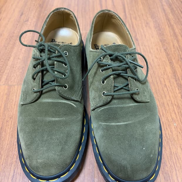 닥터마틴 스미스 4홀 스웨이드 카키