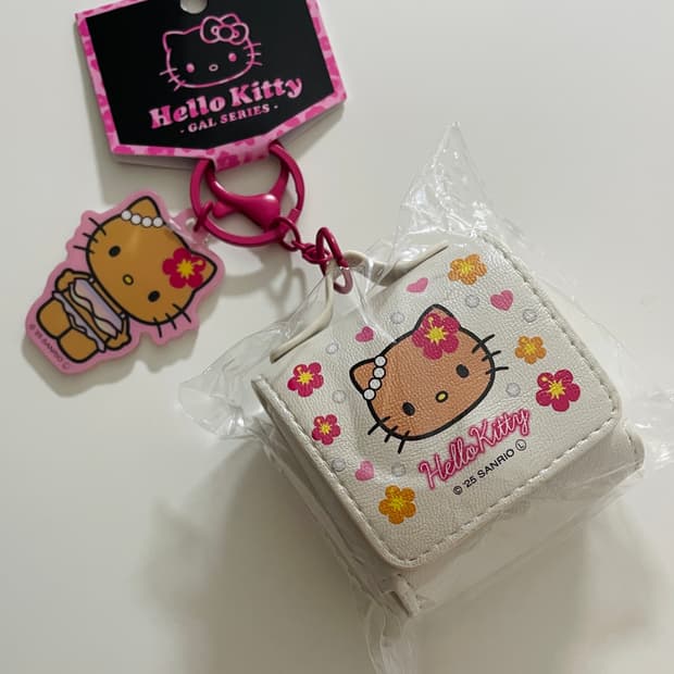 헬로키티 태닝 에어팟 이어폰 케이스 파우치 키링