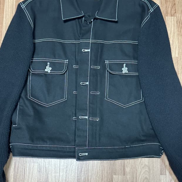 더뮤지엄비지터 니트 트러커 자켓