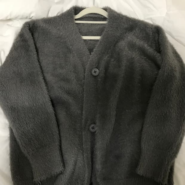 그레이 브러쉬 가디건