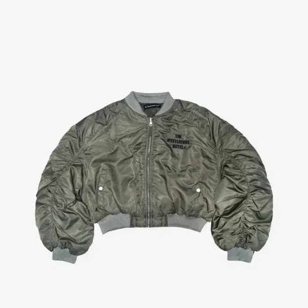 더미스테리어스호텔 항공 점퍼