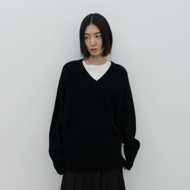 GBH 울 브이넥 스웨터 black