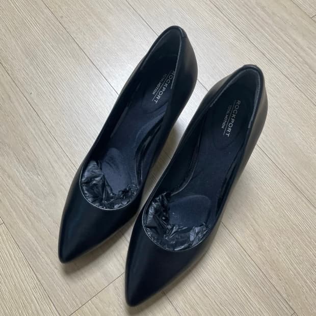 락포트 토탈모션 블랙 펌프스 230mm