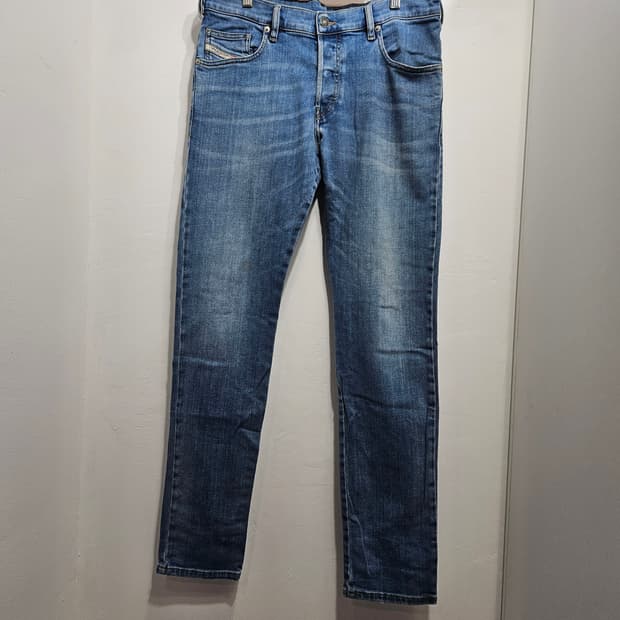 디젤(Diesel) 버스터 레귤러 슬림핏 31