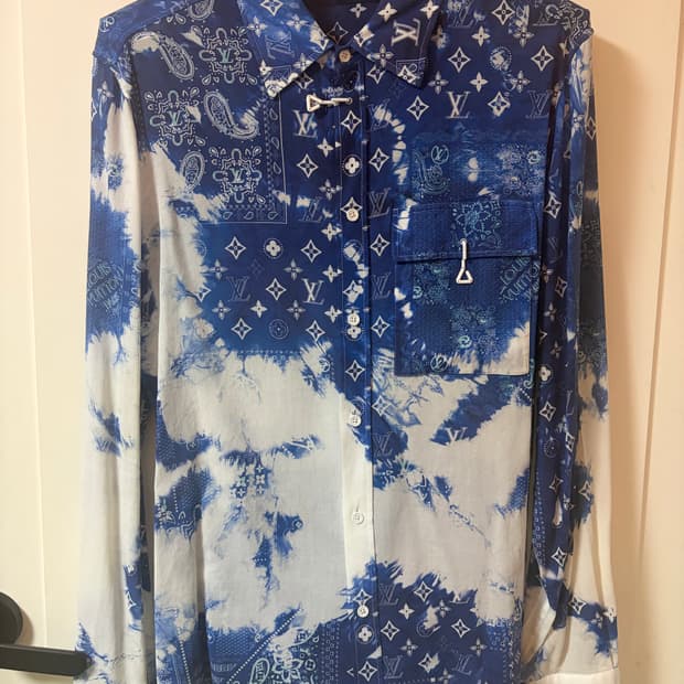 [M] 루이비통 모노그램 반다나 후크 디테일 롱슬리브 셔츠 헤더 블루