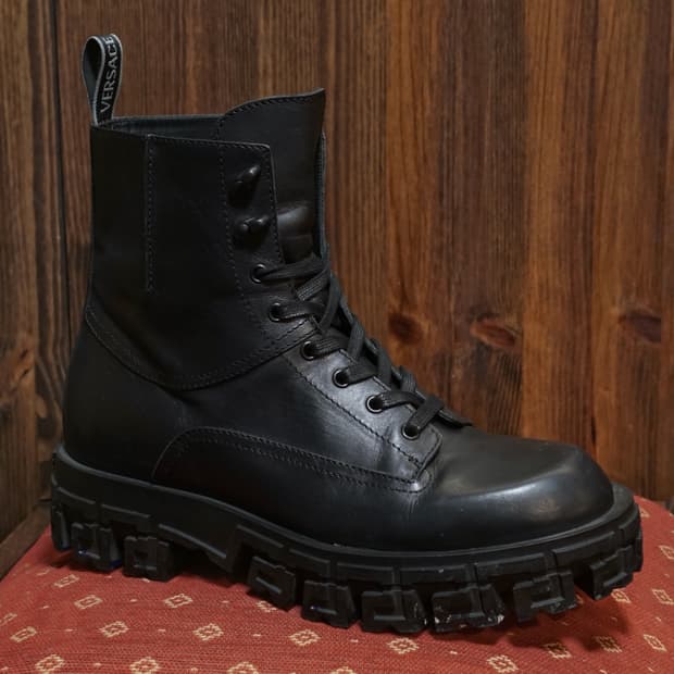 베르사체 그레카 포르티코 레더 부츠