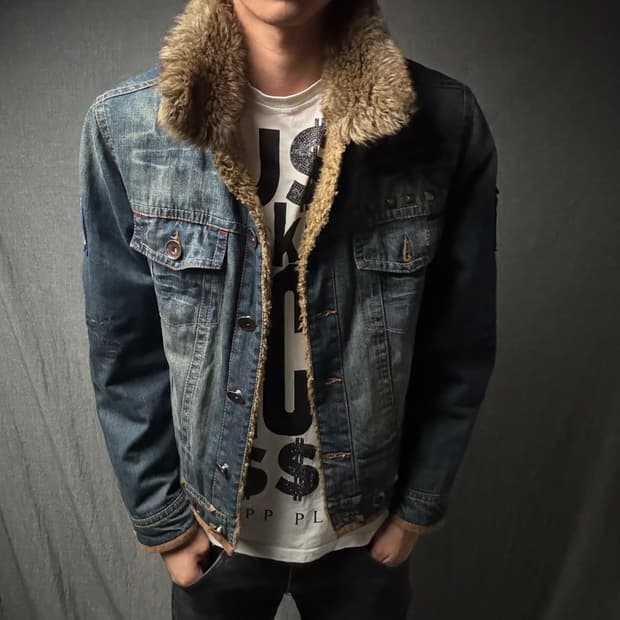 하이넥 퍼 스터드 데미지 청자켓