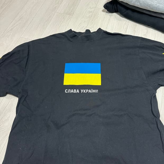 발렌시아가 우크라이나 롱슬리브