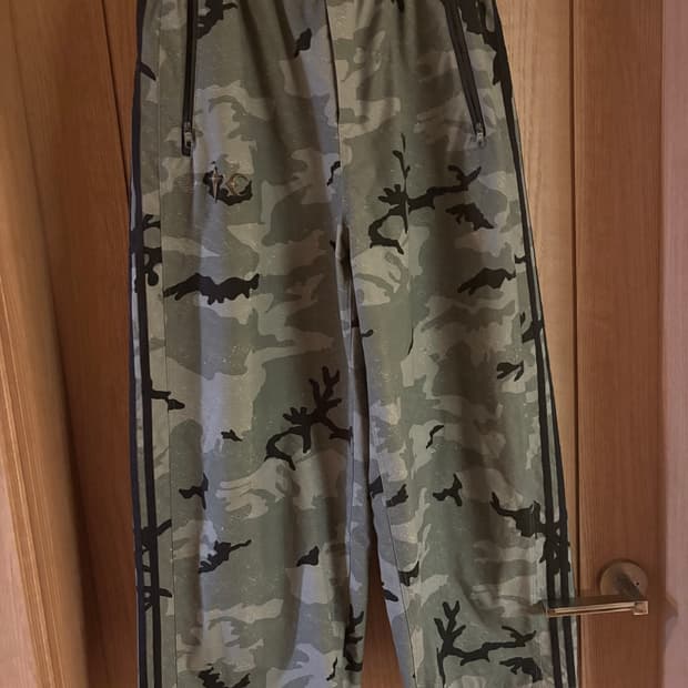 아디다스X떠그클럽 콜라보 트랙 팬츠 블랙 (Size L)