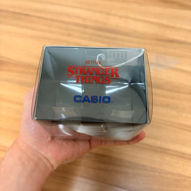 카시오 기묘한이야기 콜라보 시계