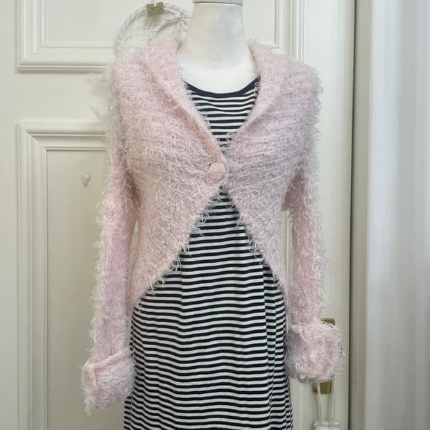 pink shaggy one-button collar crop cardi