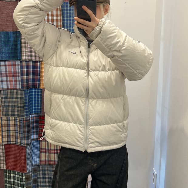 나이키 화이트 푸퍼 패딩