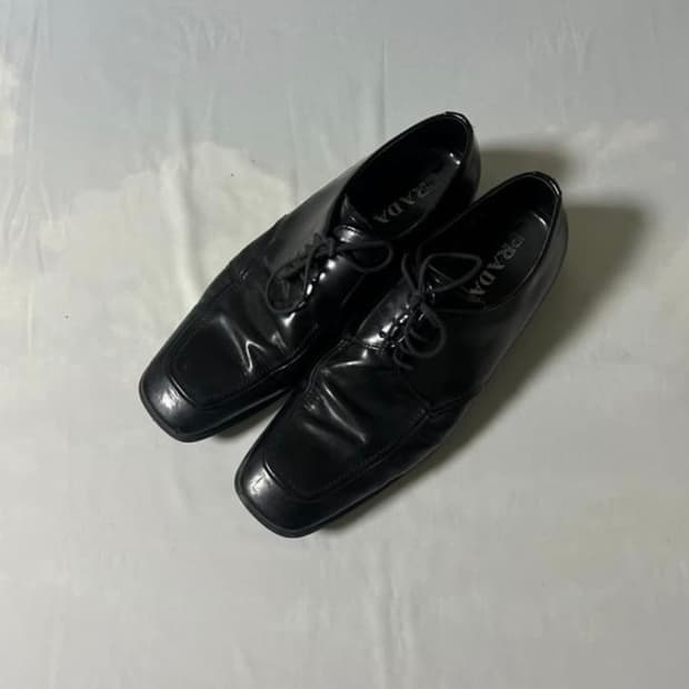 프라다 스퀘어토 로퍼 / 구두 팝니다 희소성 있습니다(정품)285