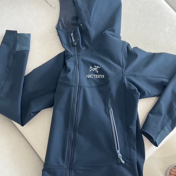 아크테릭스 바람막이 