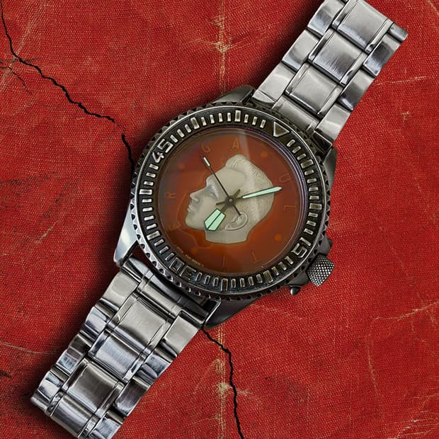 Jean paul gaultier 장폴고티에 레드 페이스 메탈 쿼츠 시계