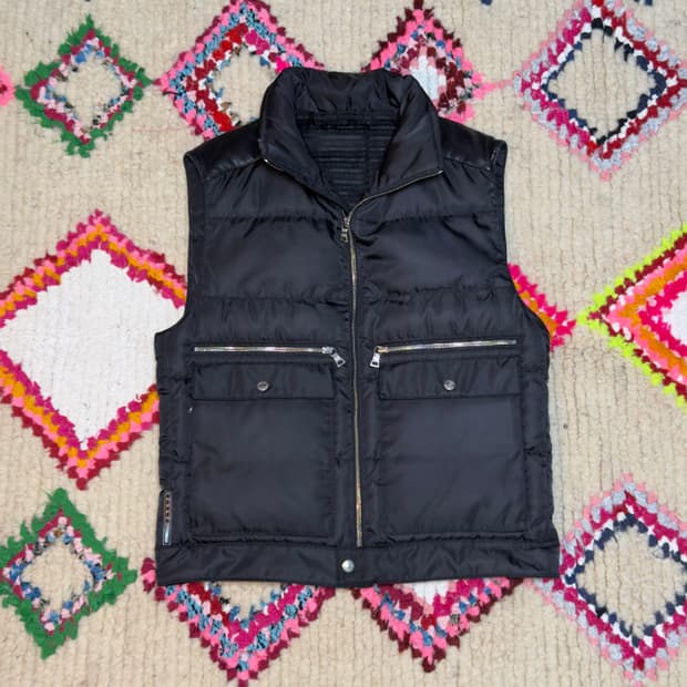 프라다 레더 트림 패딩 베스트