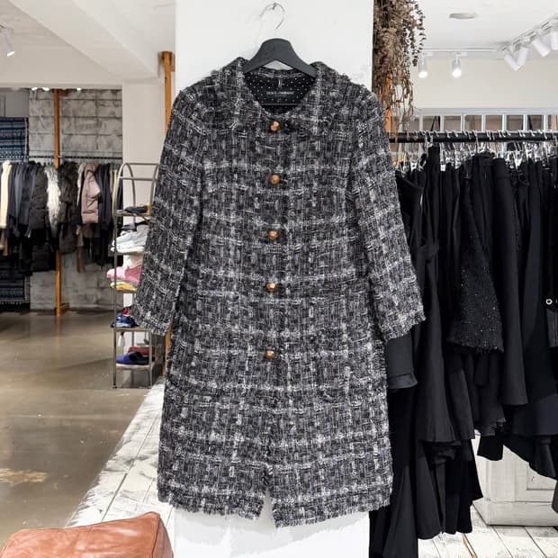 돌체앤가바나 차콜 스냅버튼 트위드 코트