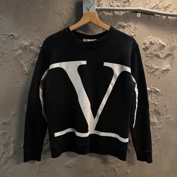 XS 발렌티노VALENTINO V로고 프린팅 스웻셔츠 블랙