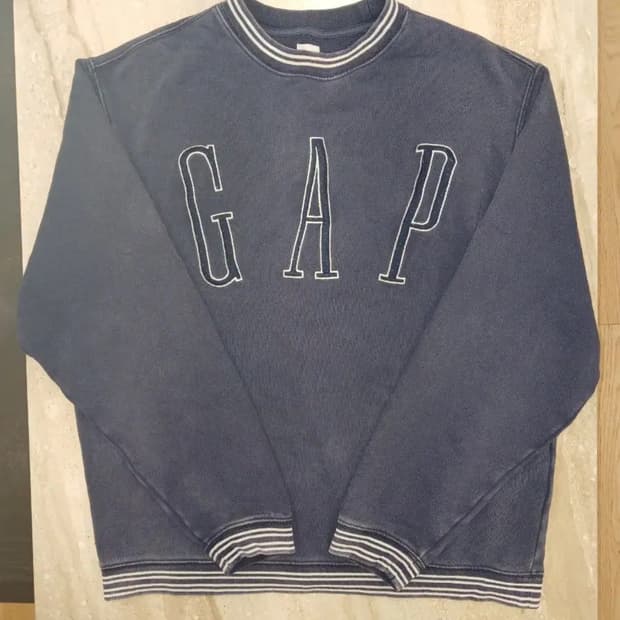 OLD GAP SWEAT SHIRTS