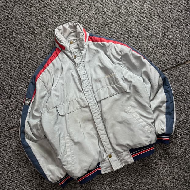 아디다스 올드스쿨 사이드라인 점퍼 2519