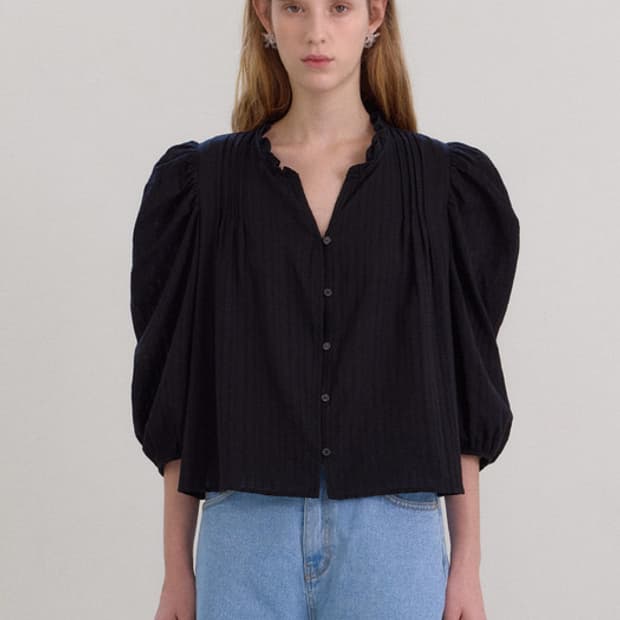 [OVEOF] 오브오브 마셀라 볼륨 블라우스 (정가11만원)