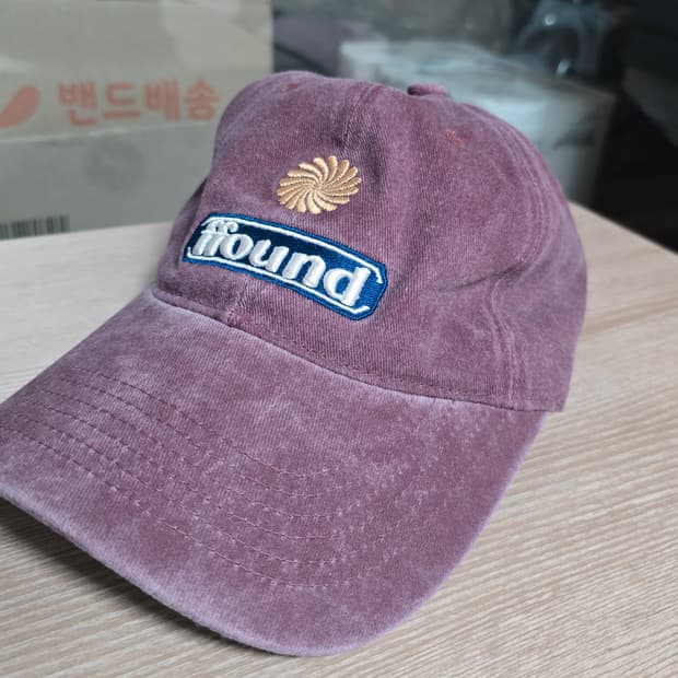 휴먼앤 캣 빈티지 자수 볼캡

FREE