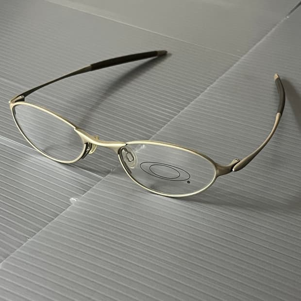 오클리 O1 플래티넘