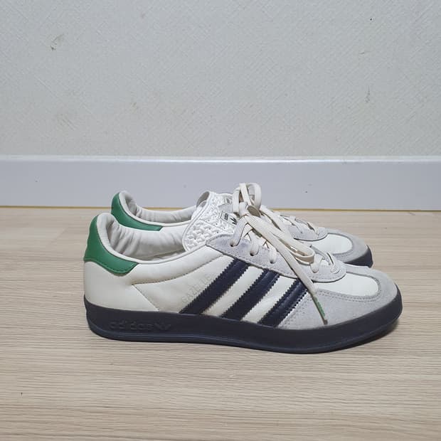 아디다스 가젤 스니커즈 245