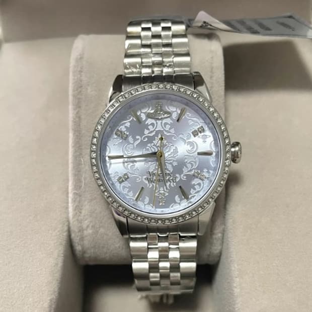 [정품] 비비안 웨스트우드 메탈 와이어리스 시계 (실버/화이트)