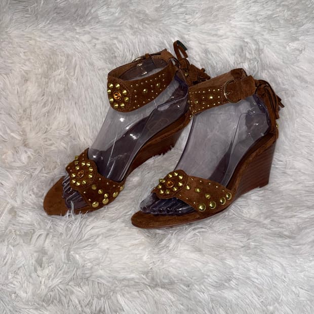 230 Ash 아쉬 스터드 브라운 스웨이드 웨지 샌들