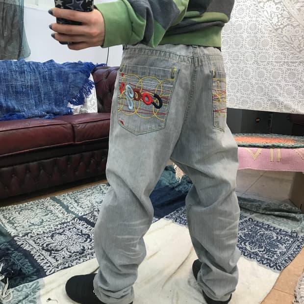 쿠지 빈티지 자수 흑청 데님팬츠  