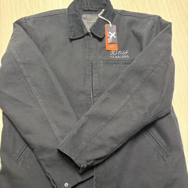 데우스 엑스 마키나 어드레스 워크자켓 새제품 판매합니다.