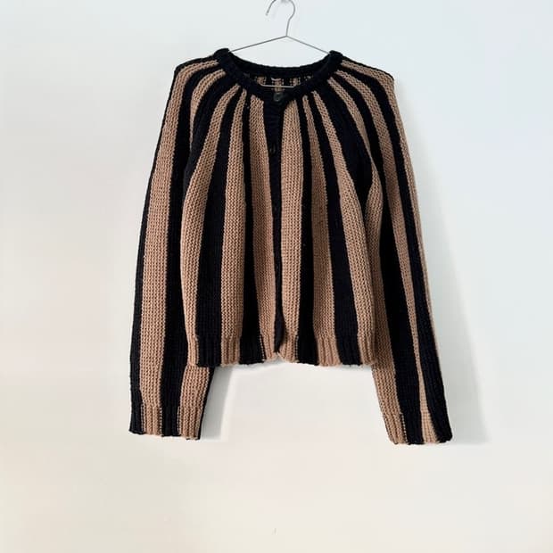 Stripe round cardigan / black & brown