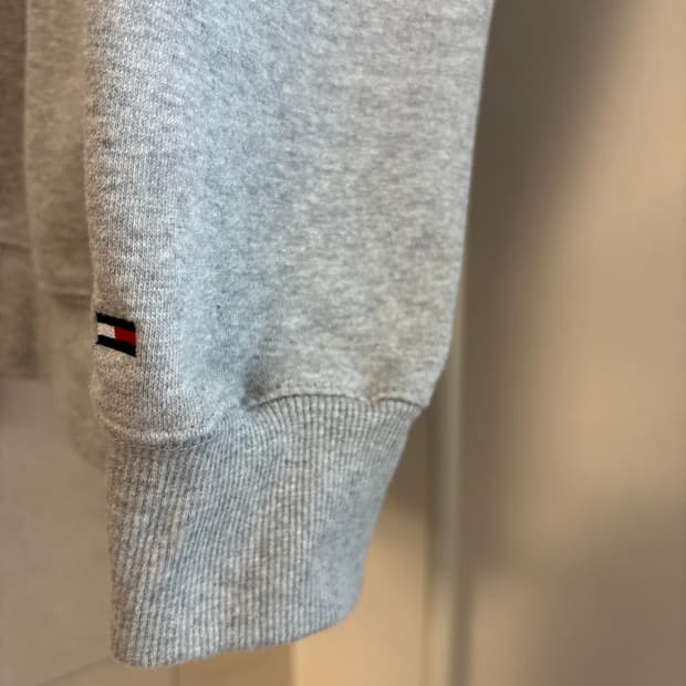 타미힐피거 맨투맨 티셔츠