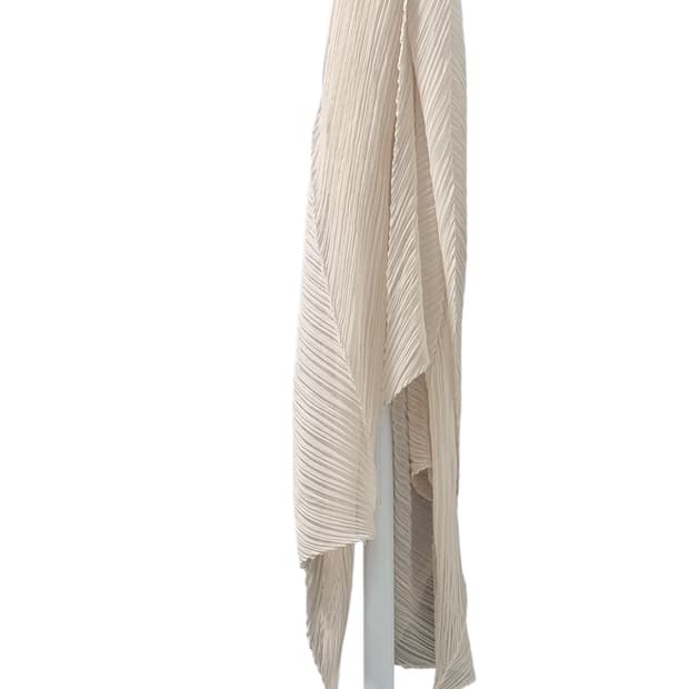 플리츠플리즈 아이보리 스카프