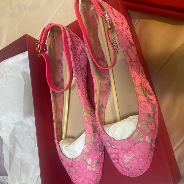 Valentino 발렌티노 정품 여성플랫단화 새상품 풀박스  37사이즈