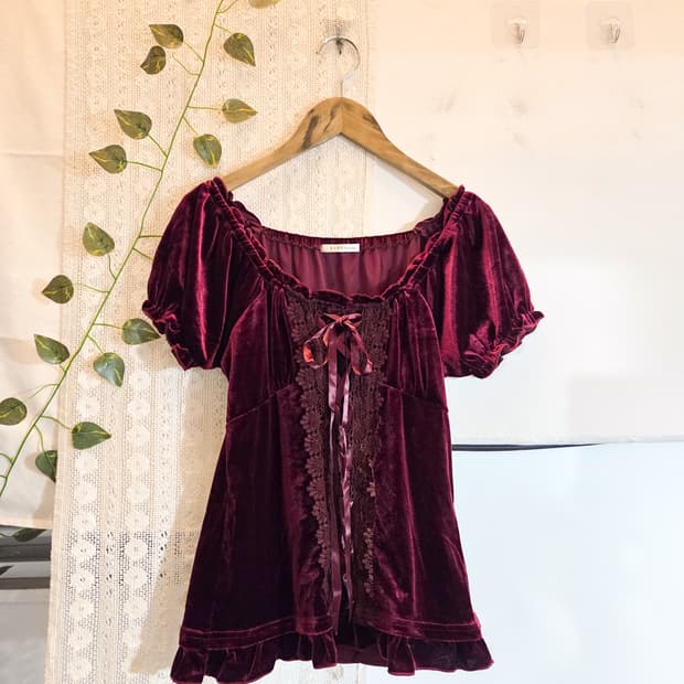 axes femme 벨벳 아일렛 탑