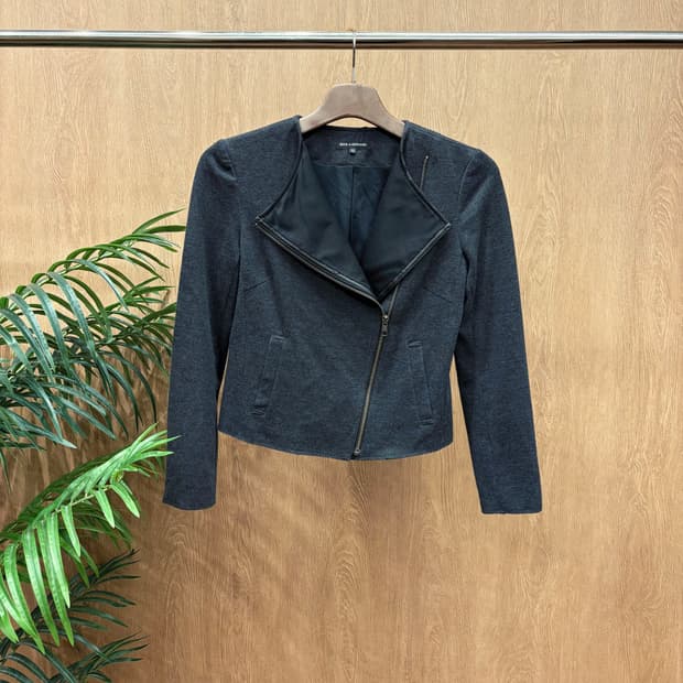 JPN 슬림핏 라이더 자켓 언밸런스 사선 지퍼 클로징 포켓 디테일 차콜