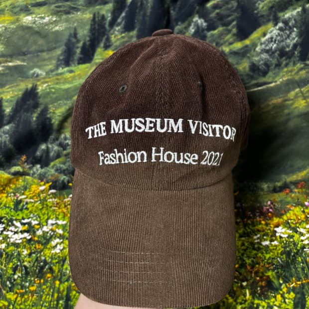 더뮤지엄비지터 코듀로이 볼캡 브라운